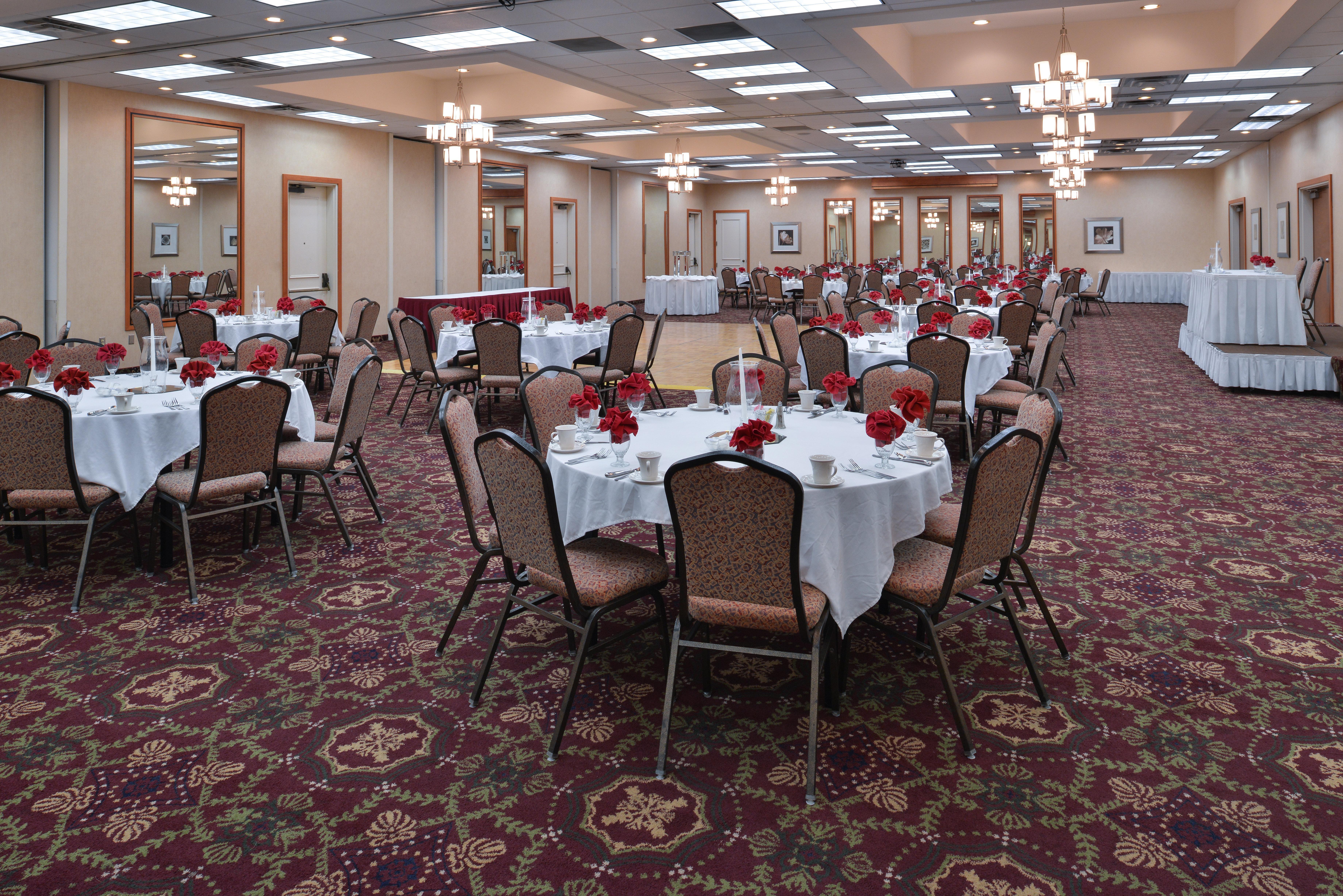 Holiday Inn Martinsburg By Ihg Экстерьер фото